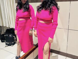 naked cam girl masturbating with dildo SanyaGoyal