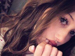 free chatroom SimonaHaley