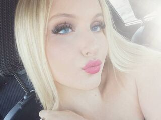 camgirl playing with sextoy SixtaCola
