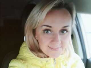 naked webcamgirl SkyKuper