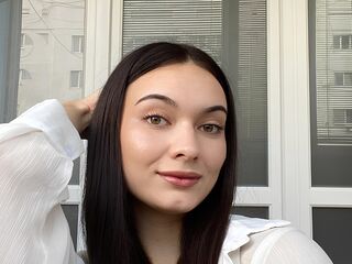 camgirl playing with vibrator VictoriaDrapkin