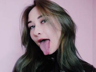 nude webcamgirl photo VikaCheers