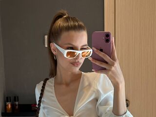 naked camgirl masturbating ViolettaDarling