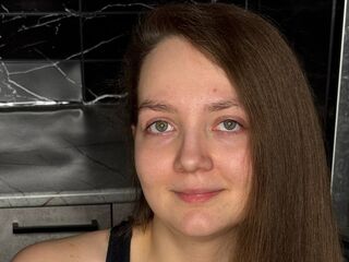 camgirl playing with vibrator YaelSestoso