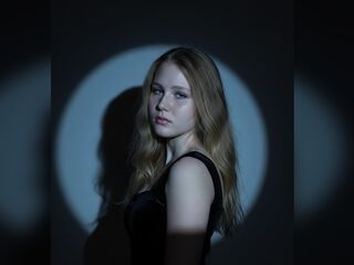 kinky webcam model YukiKhan