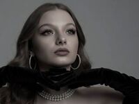 fingering cam whore YuriHuprich