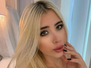 naked cam girl masturbating with dildo ZaraVelvettt